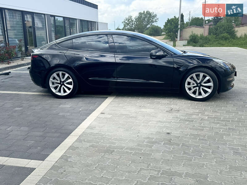 Седан Tesla Model 3 2020 в Ужгороде