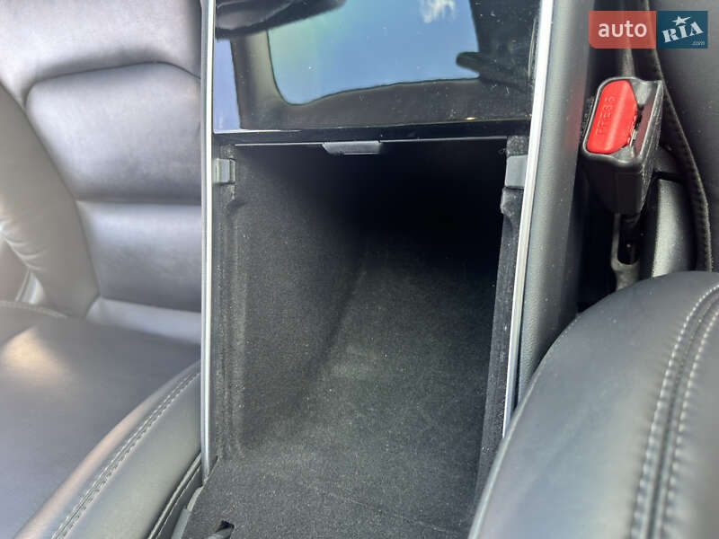 Седан Tesla Model 3 2020 в Ужгороде
