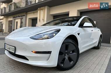 Седан Tesla Model 3 2023 в 