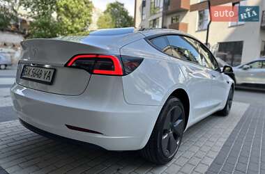 Седан Tesla Model 3 2023 в 