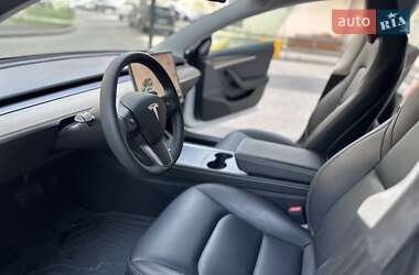 Седан Tesla Model 3 2023 в 