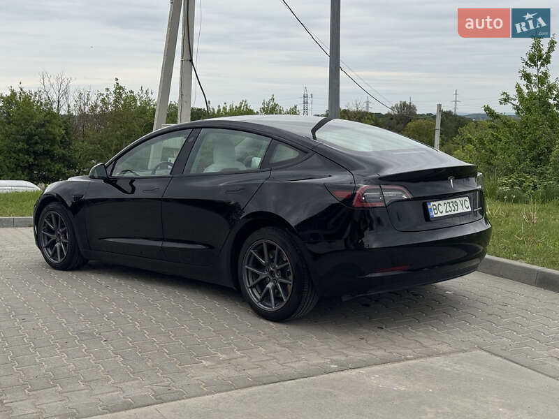 Седан Tesla Model 3 2020 в Львове