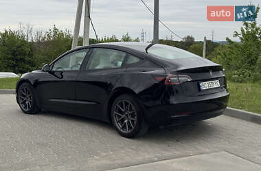 Седан Tesla Model 3 2020 в 