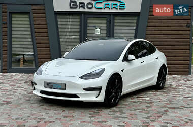 Седан Tesla Model 3 2021 в Виннице