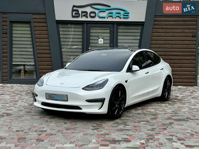 Tesla Model 3 2021