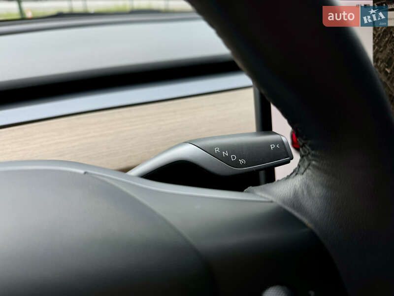 Седан Tesla Model 3 2021 в Виннице