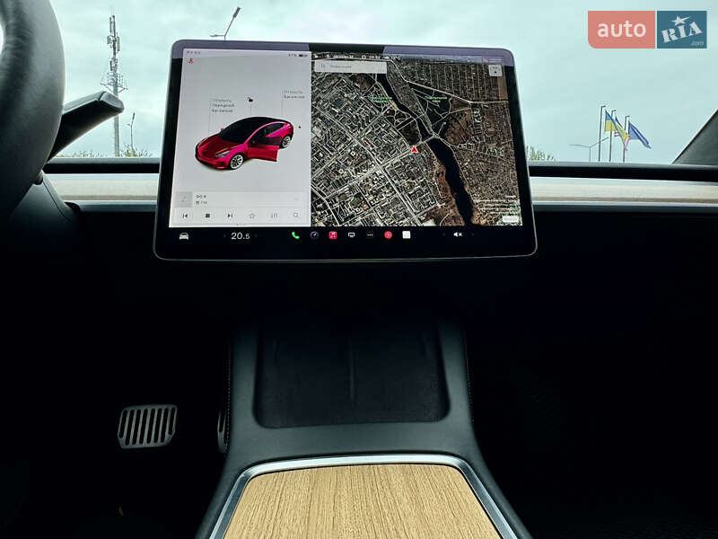 Седан Tesla Model 3 2021 в Виннице