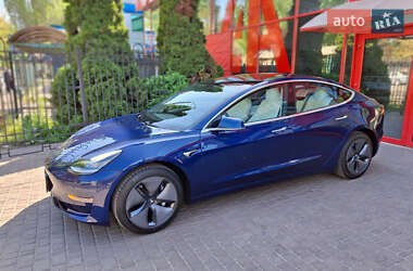 Седан Tesla Model 3 2019 в 