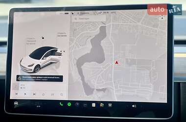 Седан Tesla Model 3 2022 в 