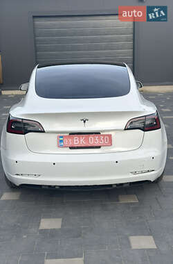 Седан Tesla Model 3 2020 в 