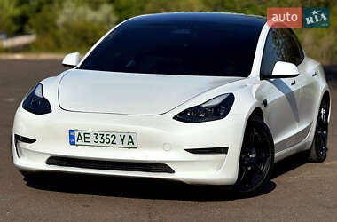 Седан Tesla Model 3 2021 в Кривому Розі