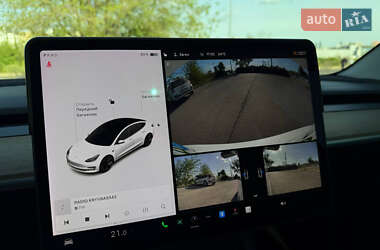 Седан Tesla Model 3 2021 в 
