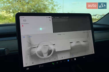 Седан Tesla Model 3 2021 в 