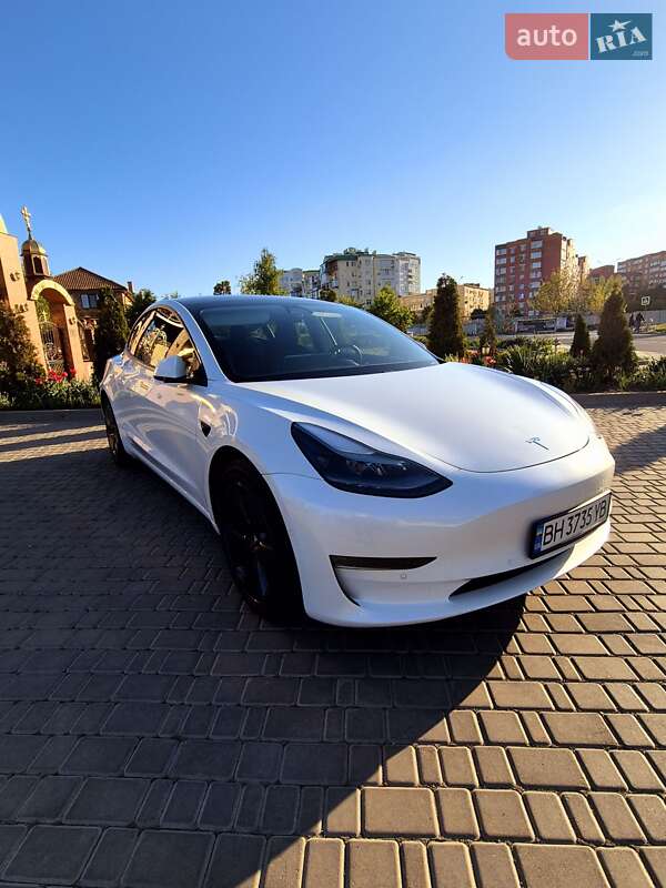 Седан Tesla Model 3 2021 в Одессе