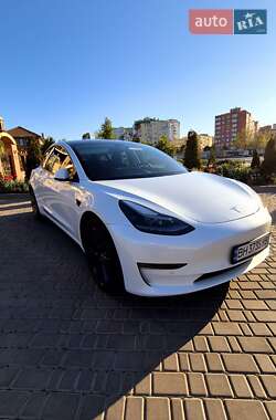 Седан Tesla Model 3 2021 в 