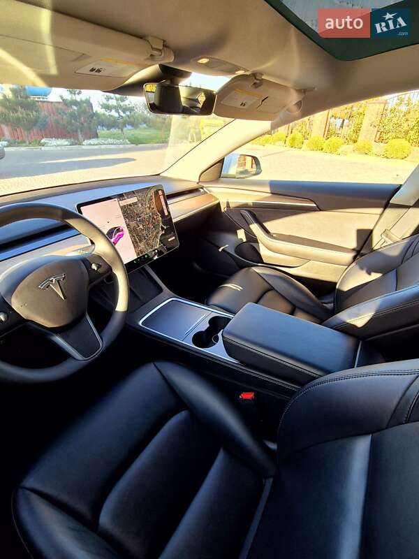Седан Tesla Model 3 2021 в Одессе