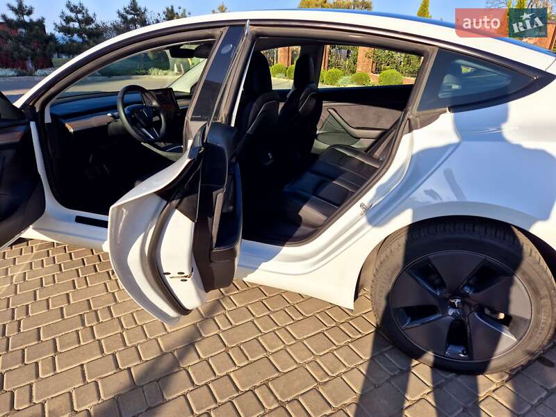 Седан Tesla Model 3 2021 в Одессе