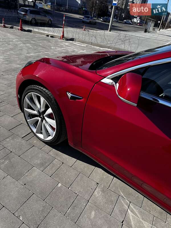 Седан Tesla Model 3 2018 в Ивано-Франковске
