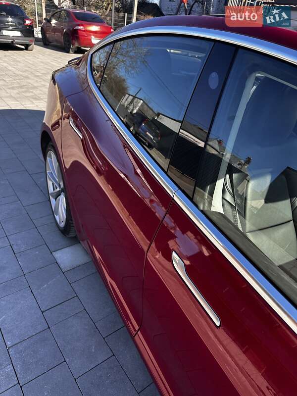 Седан Tesla Model 3 2018 в Ивано-Франковске