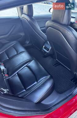 Седан Tesla Model 3 2018 в 