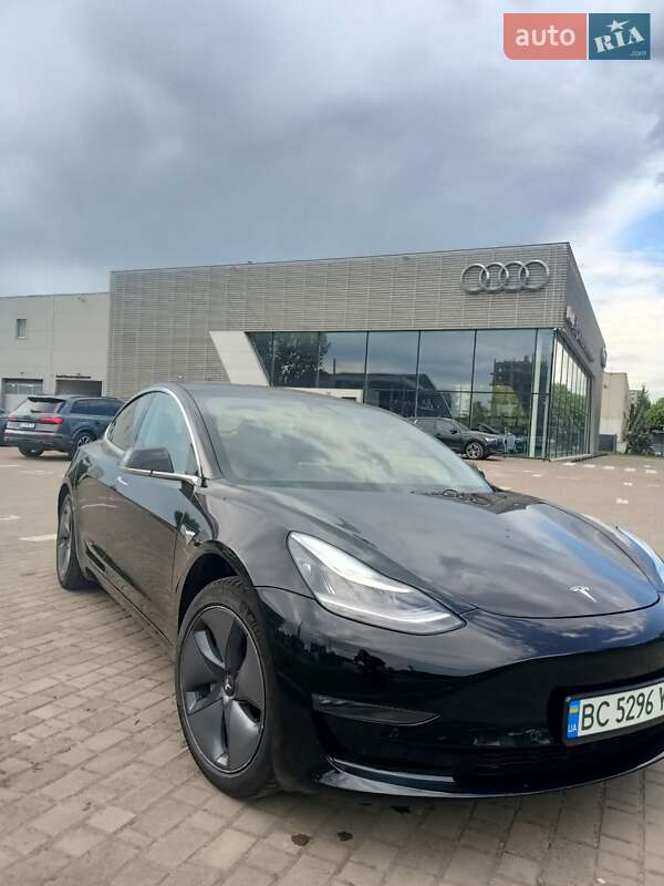 Седан Tesla Model 3 2019 в 