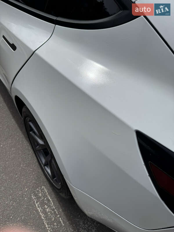 Седан Tesla Model 3 2021 в Киеве