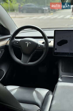 Седан Tesla Model 3 2021 в 