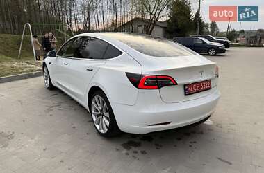 Седан Tesla Model 3 2019 в Львове