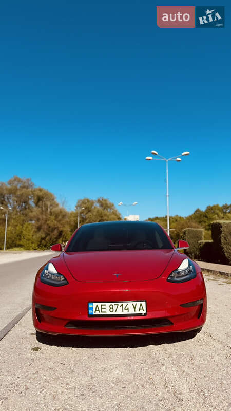Седан Tesla Model 3 2018 в 