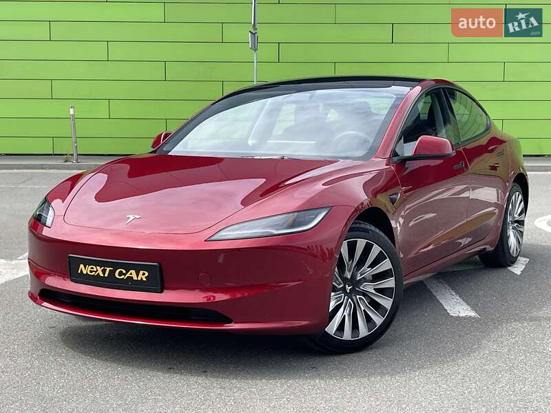 Tesla Model 3 2024