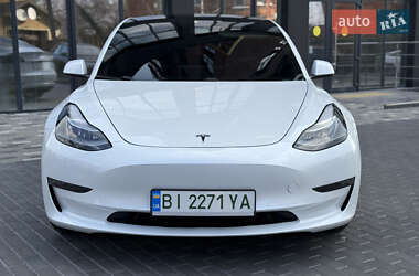Седан Tesla Model 3 2021 в 
