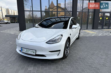 Седан Tesla Model 3 2021 в 