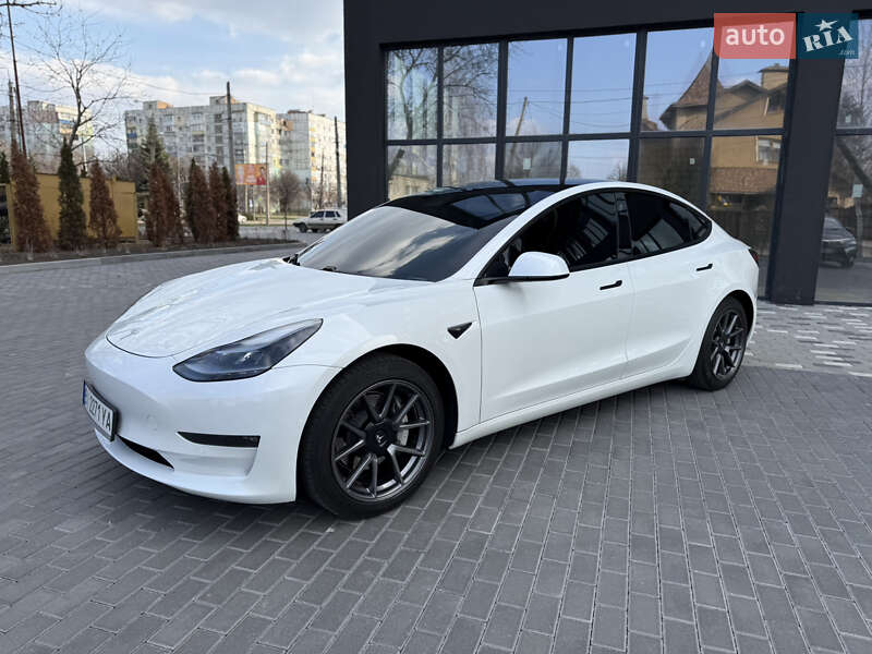 Седан Tesla Model 3 2021 в Полтаве