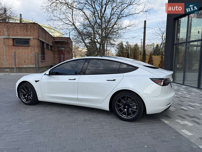 Седан Tesla Model 3 2021 в Полтаве