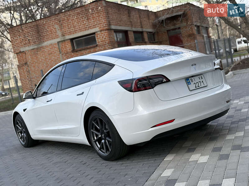 Седан Tesla Model 3 2021 в Полтаве