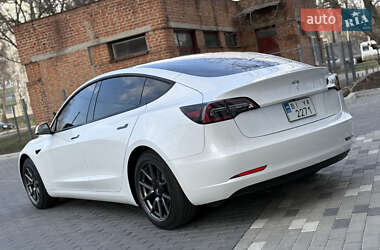 Седан Tesla Model 3 2021 в 