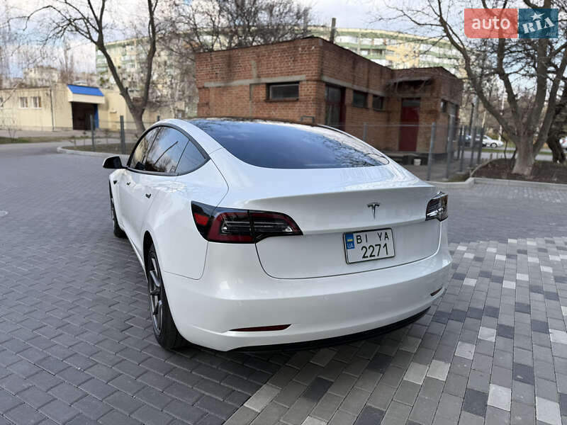 Седан Tesla Model 3 2021 в Полтаве
