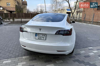 Седан Tesla Model 3 2021 в 