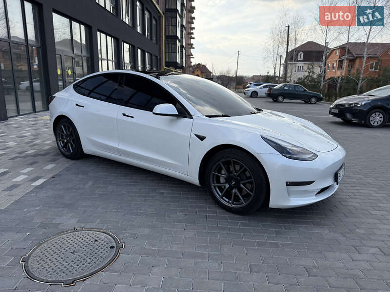 Седан Tesla Model 3 2021 в Полтаве