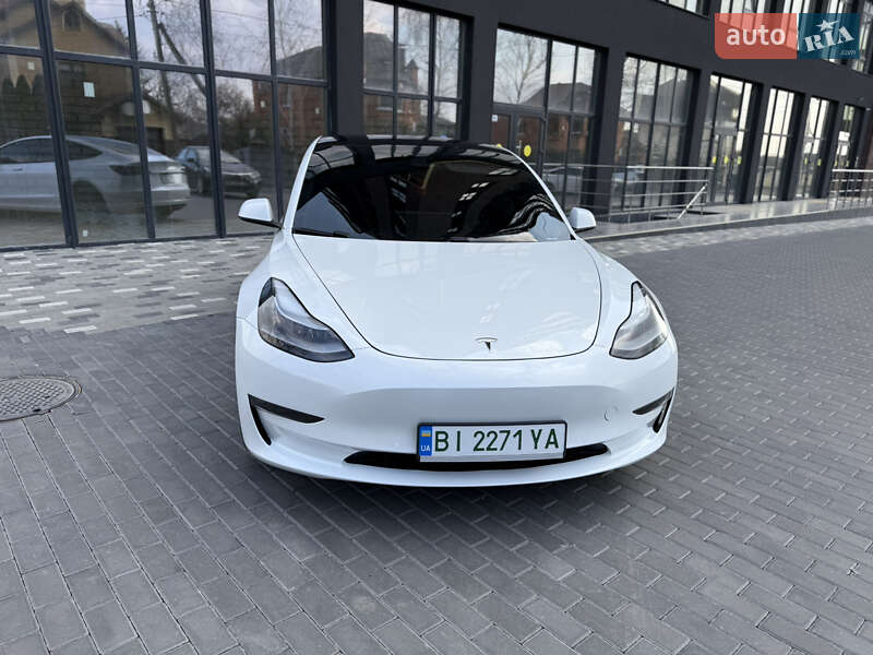 Седан Tesla Model 3 2021 в Полтаве