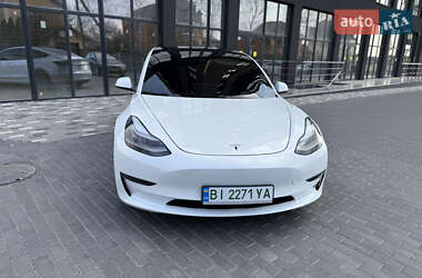 Седан Tesla Model 3 2021 в 