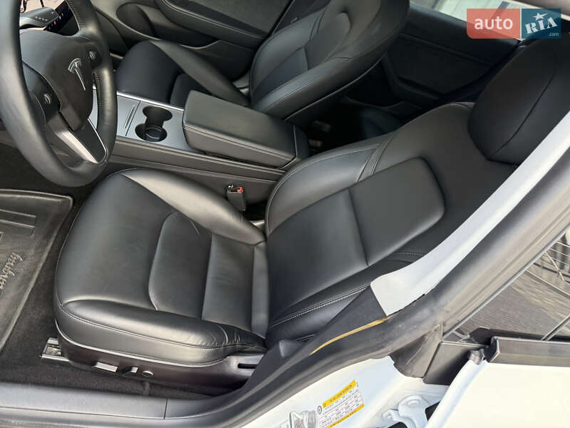 Седан Tesla Model 3 2021 в Полтаве