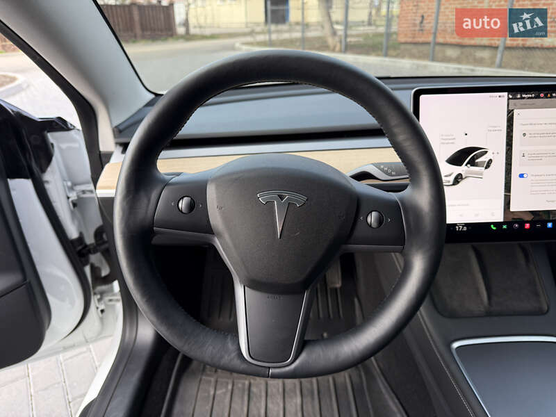 Седан Tesla Model 3 2021 в Полтаве