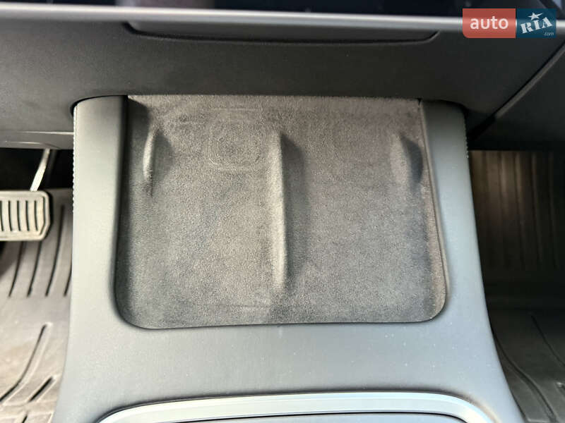Седан Tesla Model 3 2021 в Полтаве
