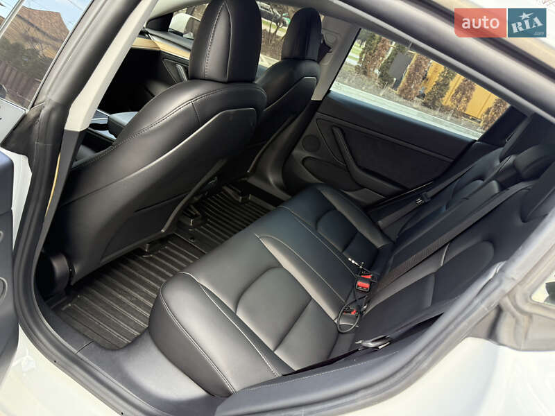 Седан Tesla Model 3 2021 в Полтаве