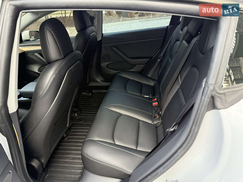 Седан Tesla Model 3 2021 в Полтаве