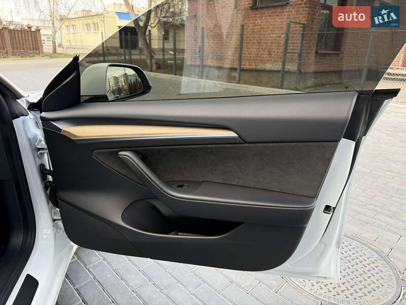 Седан Tesla Model 3 2021 в Полтаве