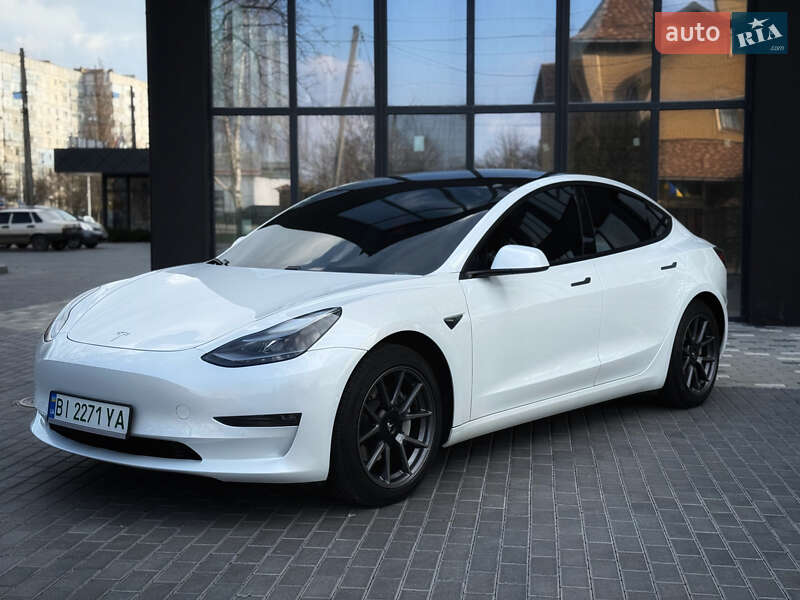 Седан Tesla Model 3 2021 в Полтаве