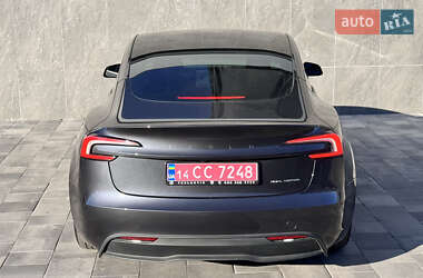 Седан Tesla Model 3 2024 в 