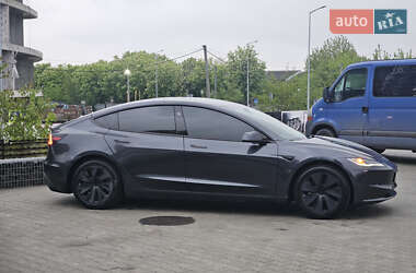 Седан Tesla Model 3 2024 в 